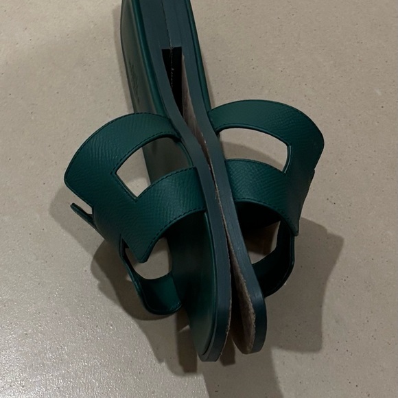 HERMES ORAN “H” flat sandal in Vert Oyat pebbled leather Size 36 1/2 EU, EUC - Picture 6 of 15